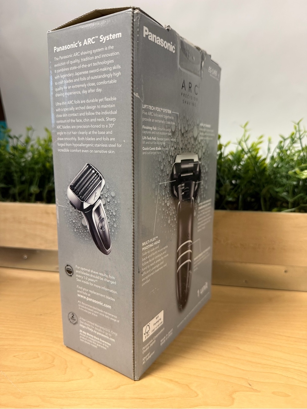 Panasonic ARC5 Electric Razor - Picture 12 of 13